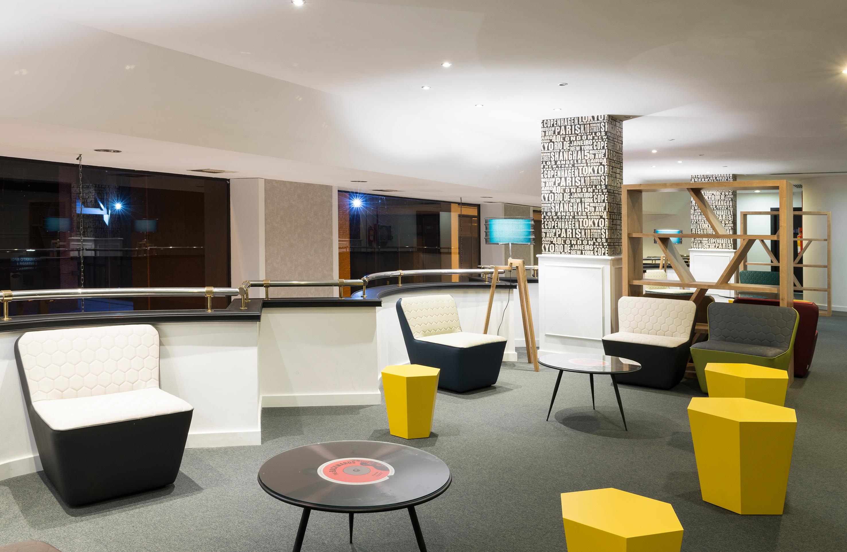 Hotel Barcelona Apolo, Affiliated by Meliá Esterno foto