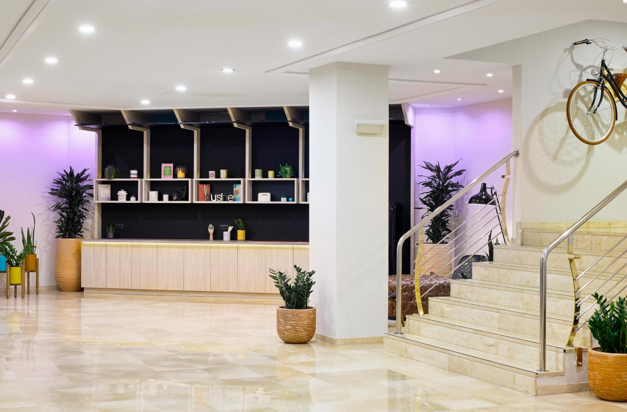Hotel Barcelona Apolo, Affiliated by Meliá Esterno foto