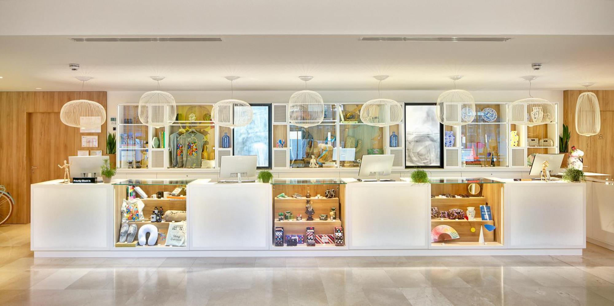 Hotel Barcelona Apolo, Affiliated by Meliá Esterno foto