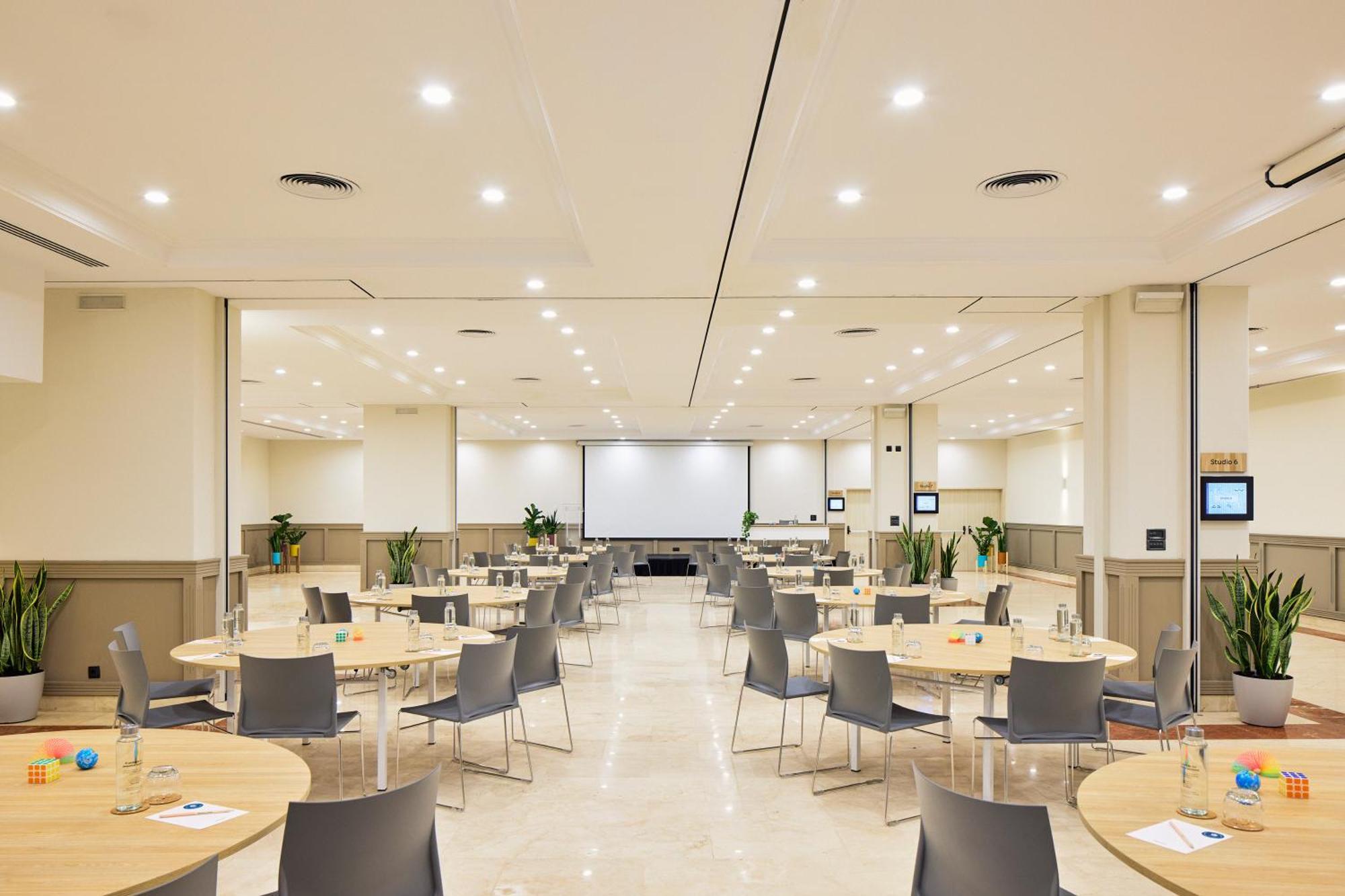 Hotel Barcelona Apolo, Affiliated by Meliá Esterno foto